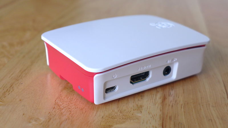 In Photos: Raspberry Pi Official Casing (Red and White)